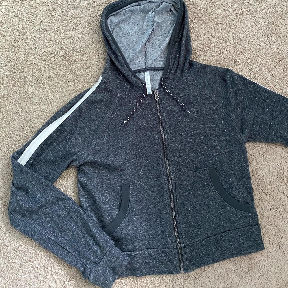 Cropped zip up